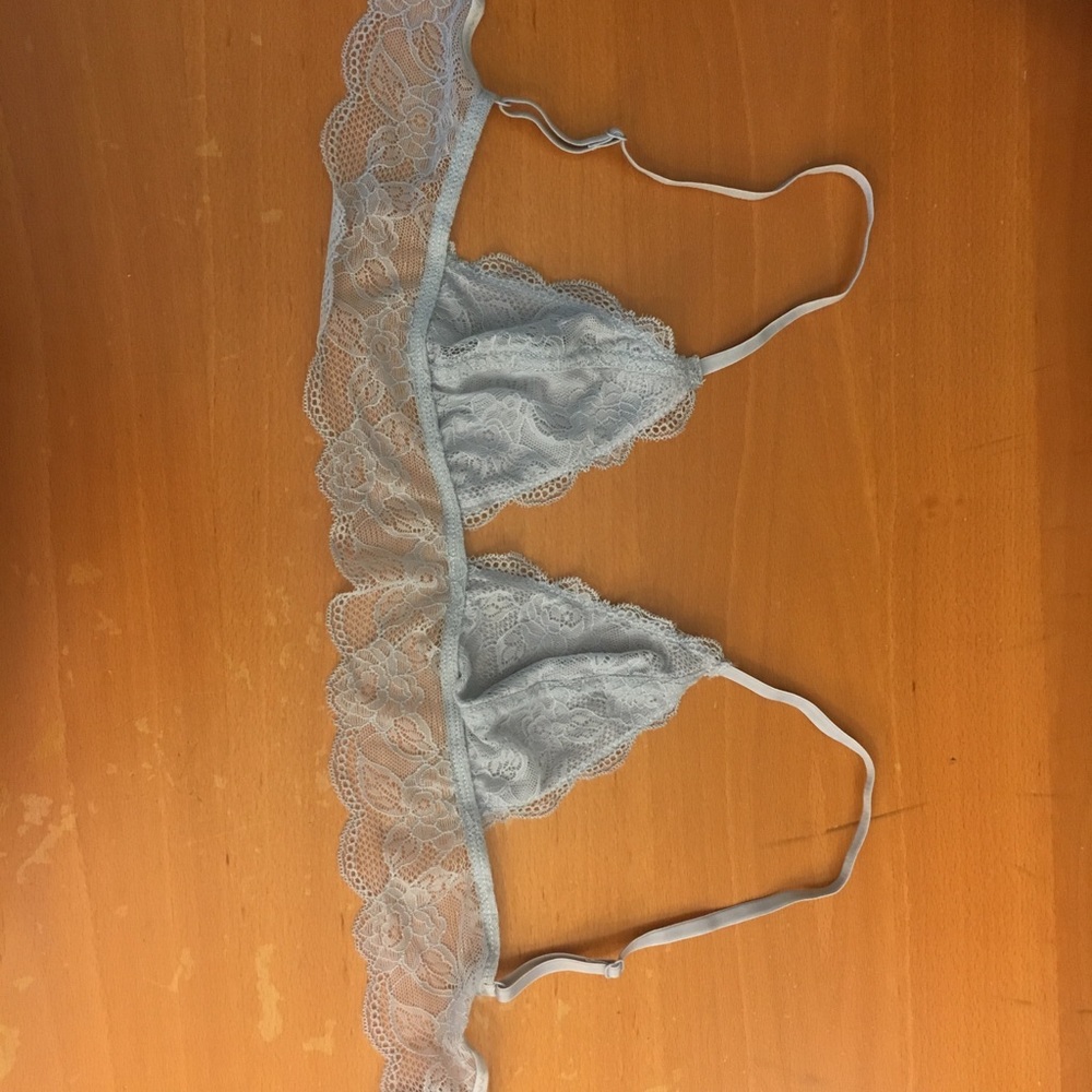 Brandy Melville Light Gray Lace Bralette - Picture 8 of 8
